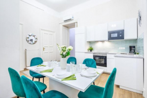 Cityscape Budget Apartments Theresa